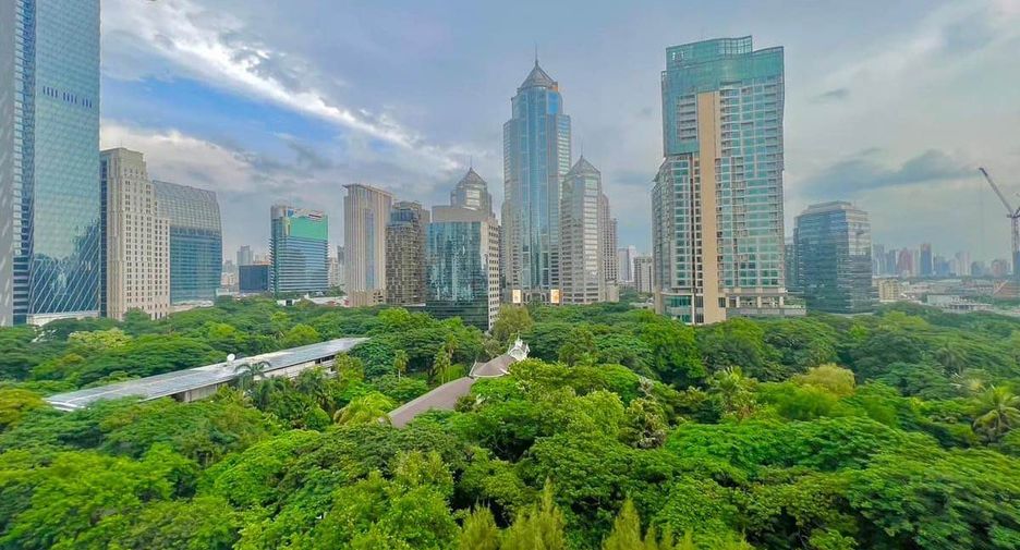 For rent and for sale 2 bedrooms condo in Pathum Wan, Bangkok