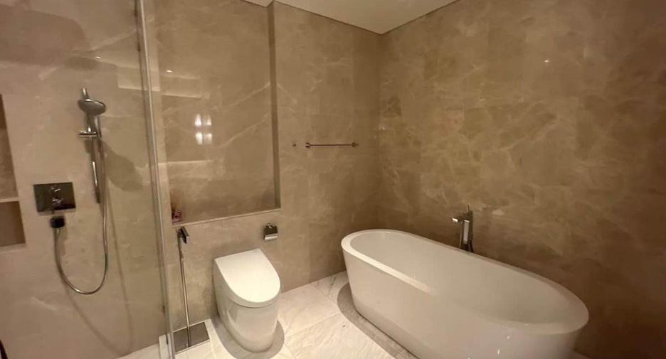 For rent and for sale 2 bedrooms condo in Pathum Wan, Bangkok