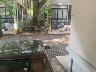 Casa adosada en alquiler de 2 habitaciones en Khlong Toei, Bangkok