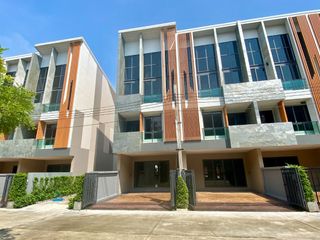 For sale 3 bed office in Prawet, Bangkok