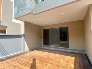 For sale 3 bed office in Prawet, Bangkok