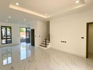 For sale 3 bed office in Prawet, Bangkok