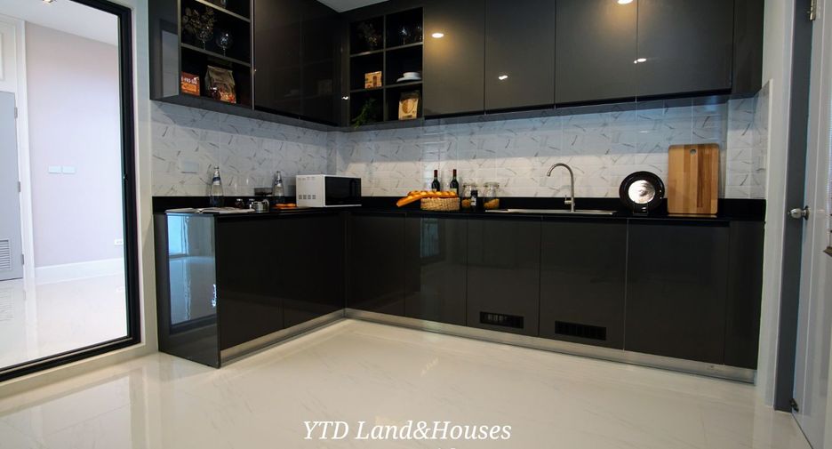 For sale 5 ベッドルーム house in Bang Phli, Samut Prakan