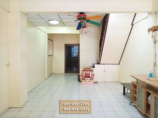 For rent 2 bedrooms townhouse in Bang Na, Bangkok