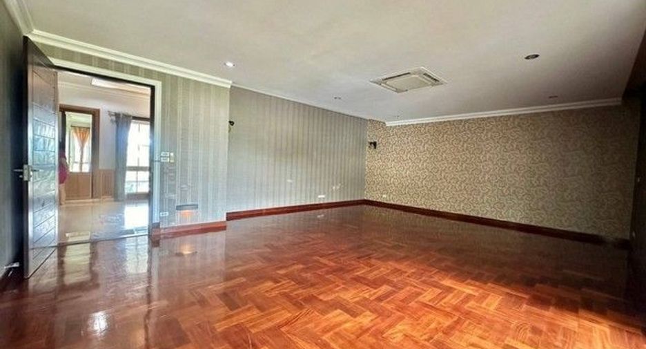 Haus zum Kauf mit Studio in Mueang Nakhon Pathom, Nakhon Pathom