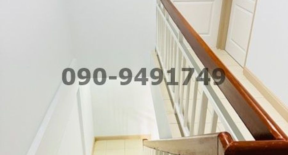 For rent 3 bedrooms townhouse in Bang Khen, Bangkok