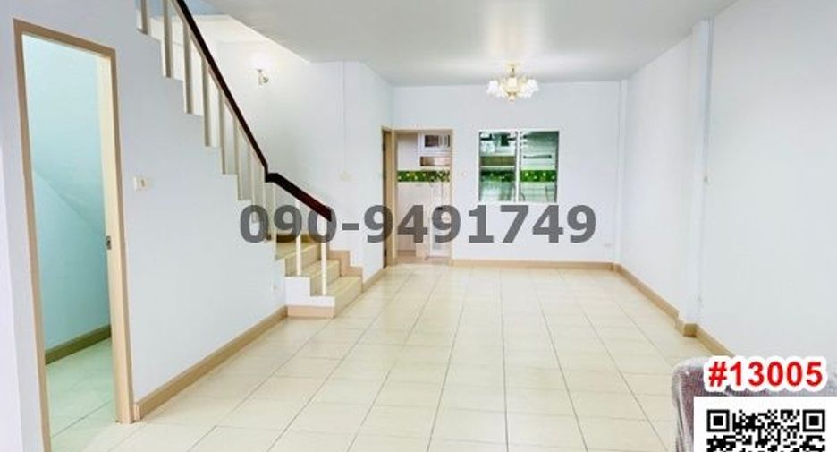 For rent 3 bedrooms townhouse in Bang Khen, Bangkok