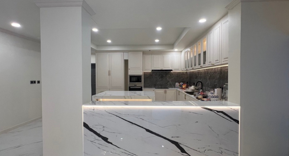For rent そして for sale 5 ベッドルーム house in Pak Kret, Nonthaburi