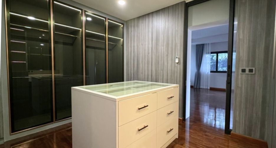 For rent そして for sale 5 ベッドルーム house in Pak Kret, Nonthaburi