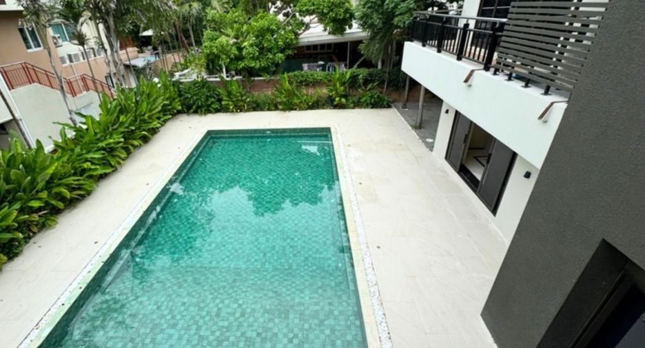 For rent そして for sale 5 ベッドルーム house in Pak Kret, Nonthaburi