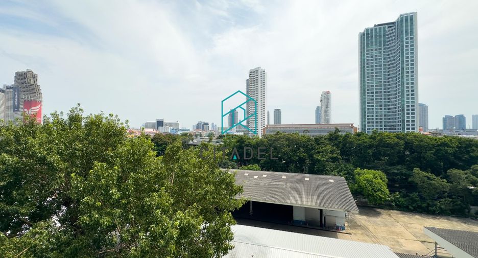 For rent 2 bedrooms condo in Sathon, Bangkok