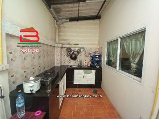 À vendre 3 chambres maison de ville à Pluak Daeng, Rayong