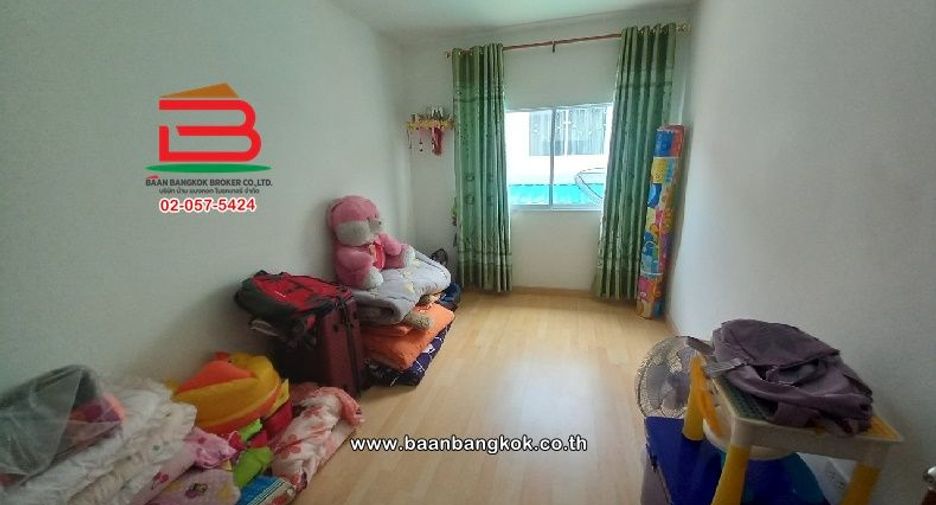 For sale 3 bedrooms townhouse in Pluak Daeng, Rayong