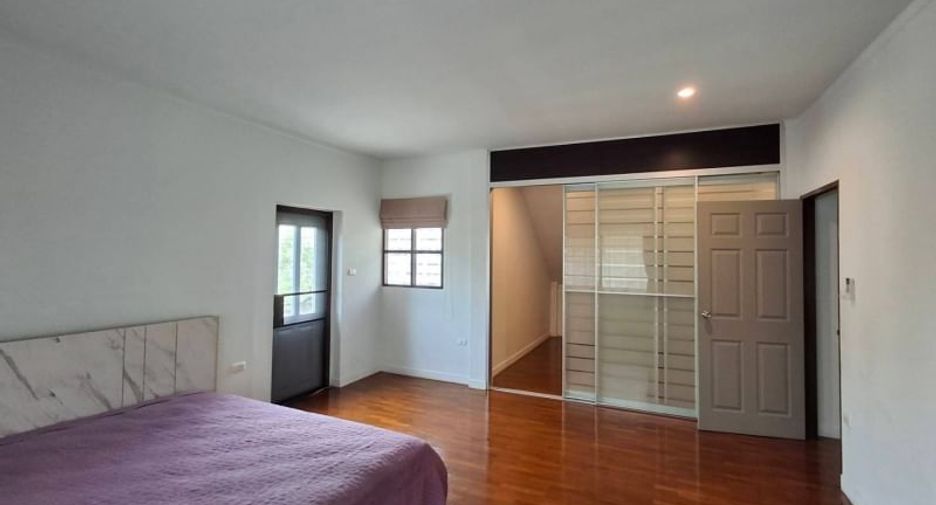出租 3 卧室 独立屋 在 Si Racha, Chon Buri