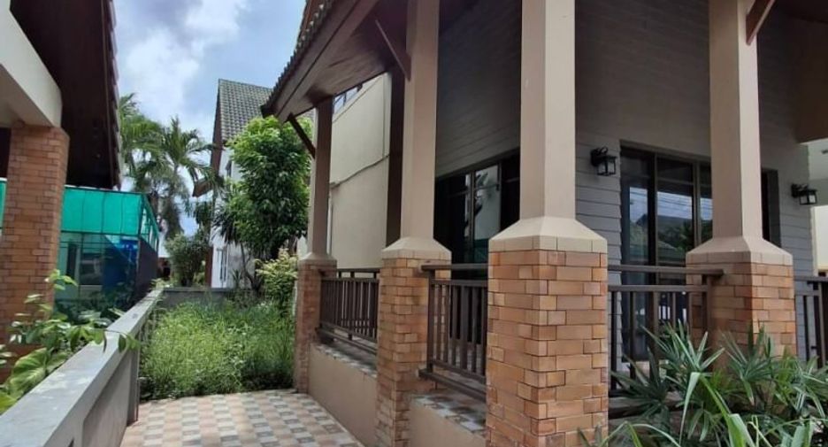 出租 3 卧室 独立屋 在 Si Racha, Chon Buri