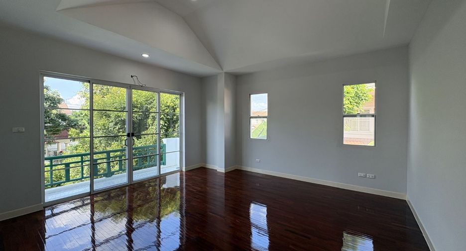 For sale 3 bedrooms house in Prawet, Bangkok