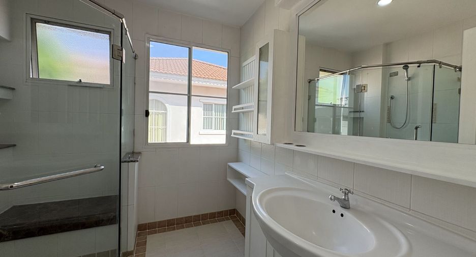 For sale 3 bedrooms house in Prawet, Bangkok