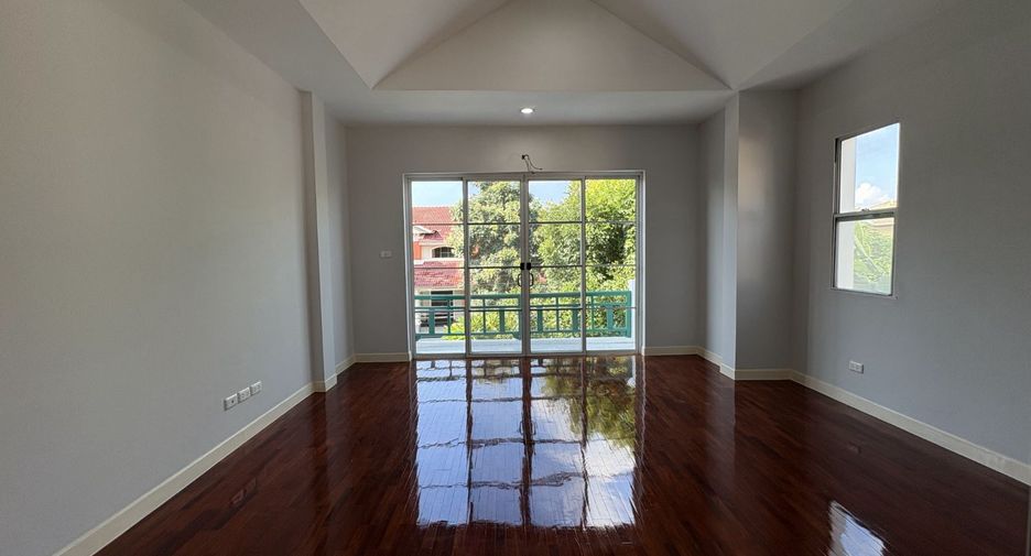 For sale 3 bedrooms house in Prawet, Bangkok