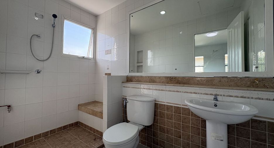 For sale 3 bedrooms house in Prawet, Bangkok
