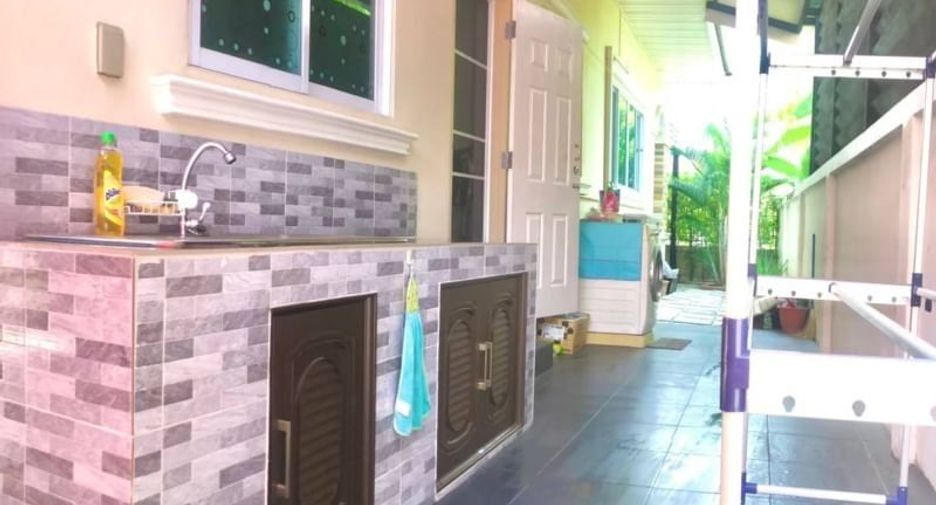 For rent 4 bedrooms house in San Kamphaeng, Chiang Mai