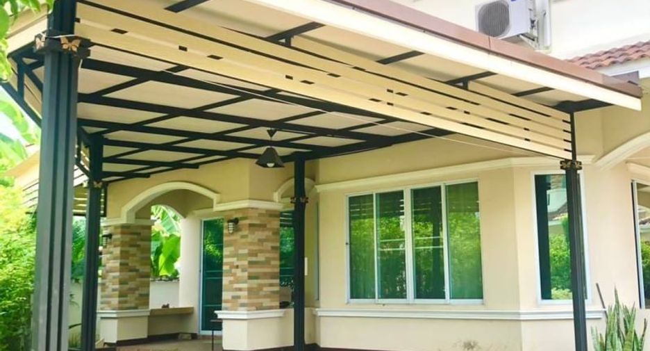 For rent 4 bedrooms house in San Kamphaeng, Chiang Mai