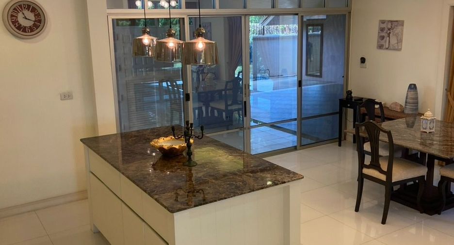 For rent 3 bedrooms house in Pak Kret, Nonthaburi