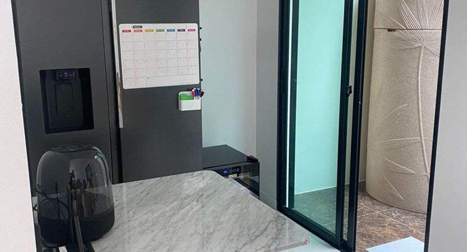 For rent 3 bedrooms townhouse in Bang Khae, Bangkok