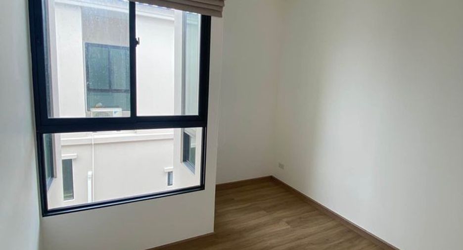 For rent 3 bedrooms townhouse in Bang Khae, Bangkok