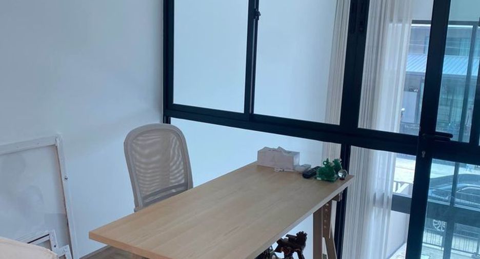 For rent 3 bedrooms townhouse in Bang Khae, Bangkok
