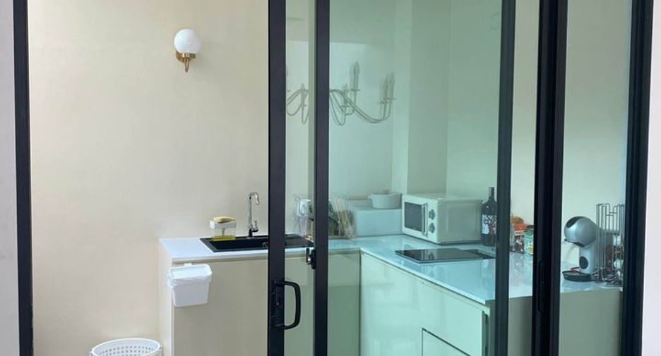 For rent 3 bedrooms townhouse in Bang Khae, Bangkok