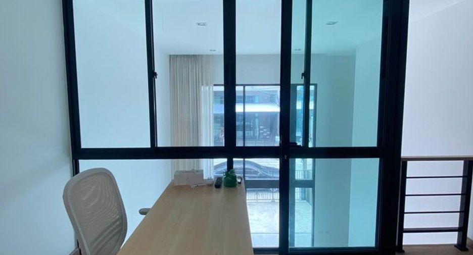 For rent 3 bedrooms townhouse in Bang Khae, Bangkok