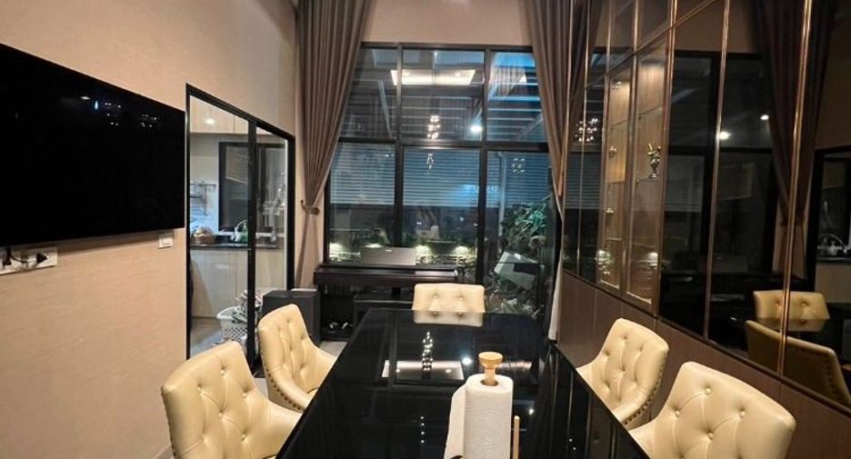 For sale 3 bedrooms townhouse in Yan Nawa, Bangkok