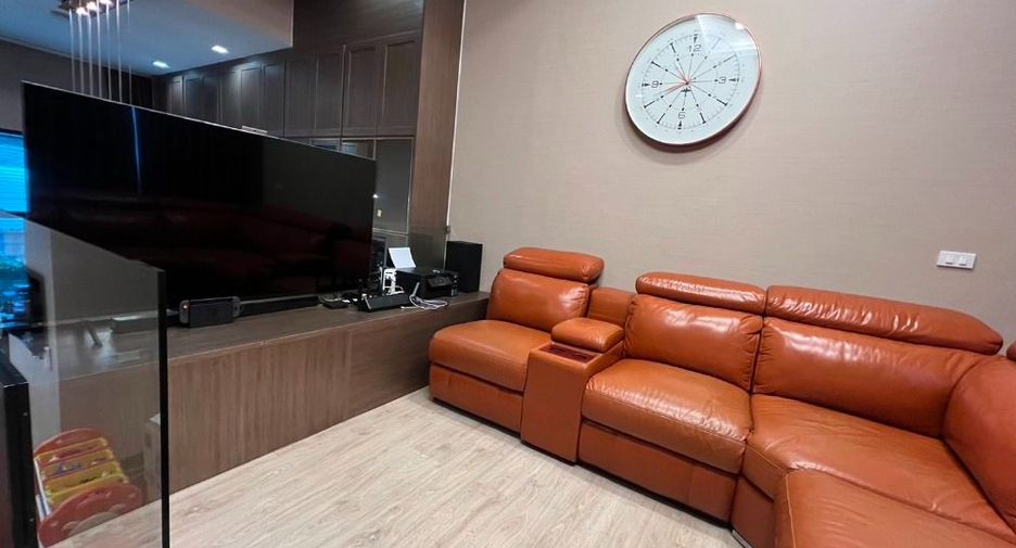 For sale 3 bedrooms townhouse in Yan Nawa, Bangkok