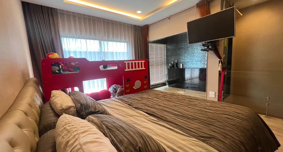 For sale 3 bedrooms townhouse in Yan Nawa, Bangkok