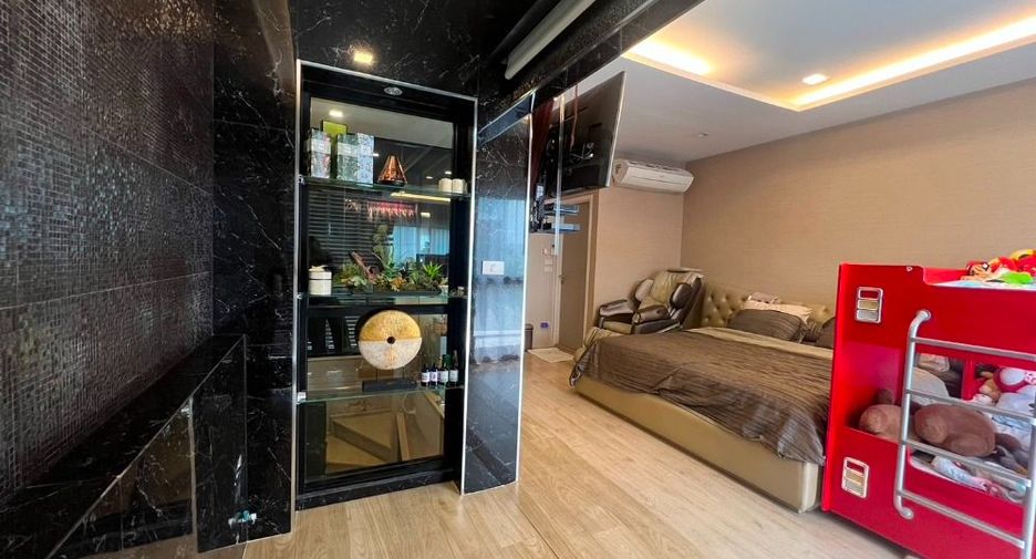 For sale 3 bedrooms townhouse in Yan Nawa, Bangkok