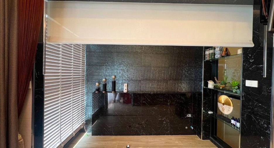For sale 3 bedrooms townhouse in Yan Nawa, Bangkok