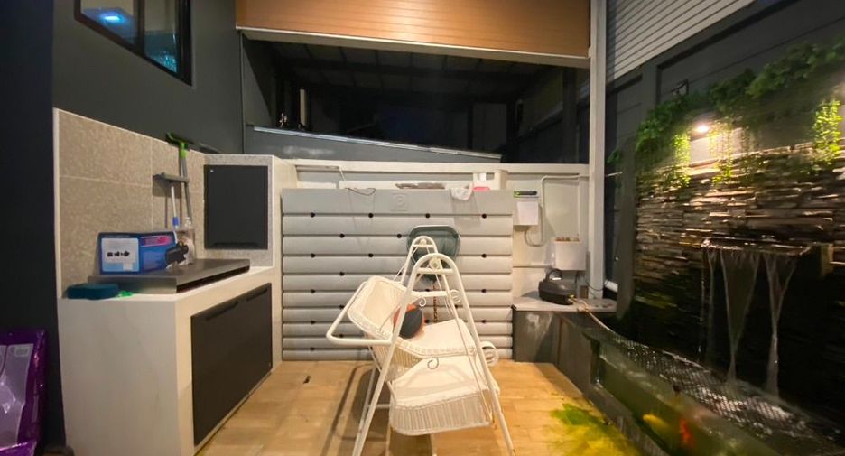 For sale 3 bedrooms townhouse in Yan Nawa, Bangkok