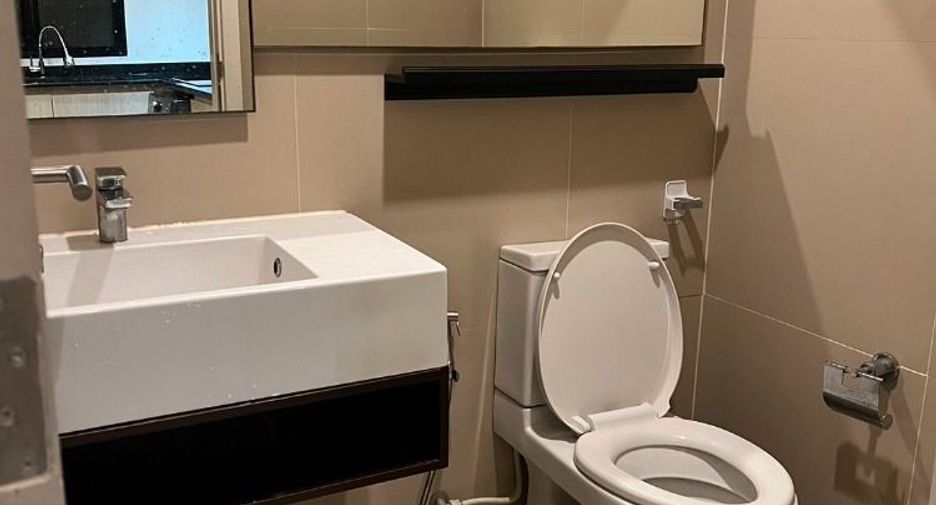 For sale 3 bedrooms townhouse in Yan Nawa, Bangkok
