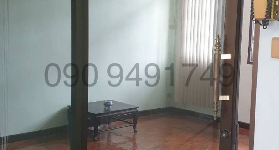 For sale 6 ベッドルーム townhouse in Bangkok Yai, Bangkok