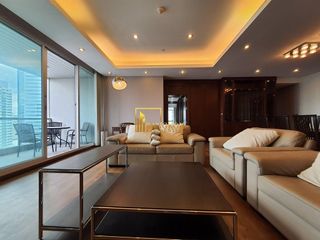 À louer 3 chambres condo à Sathon, Bangkok