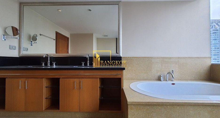 À louer 3 chambres condo à Sathon, Bangkok