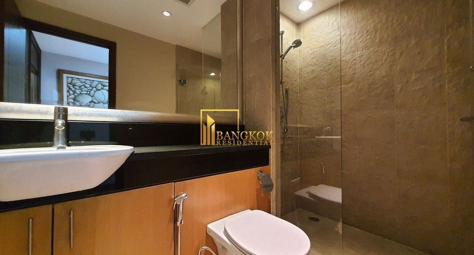 À louer 3 chambres condo à Sathon, Bangkok