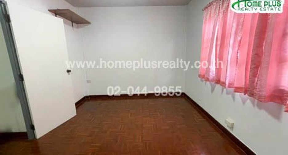 Reihenhaus zum Kauf mit 2 Zimmer in Khan Na Yao, Bangkok