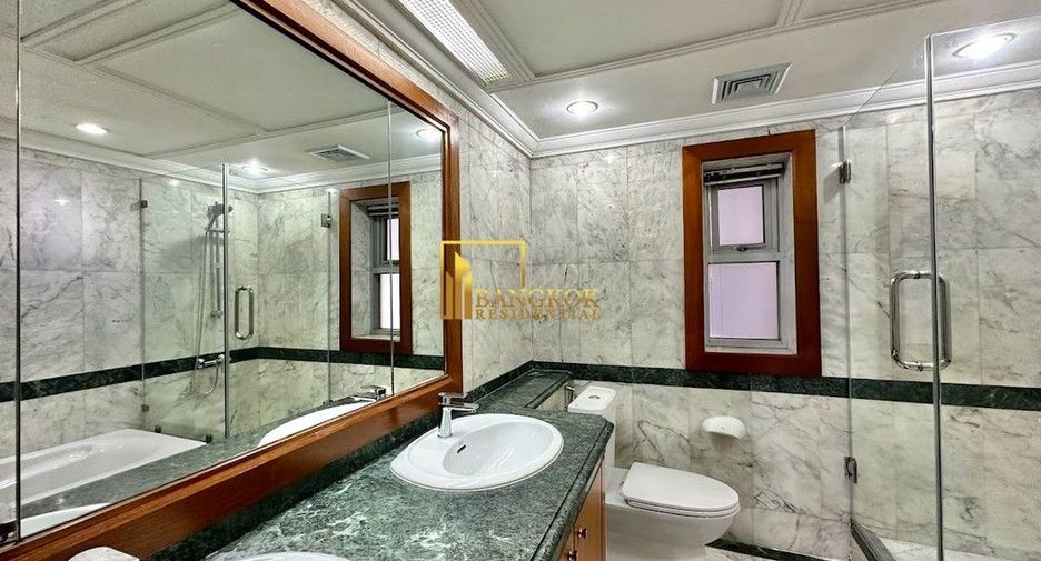 Condo en alquiler de 3 habitaciones en Pathum Wan, Bangkok