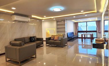 For rent 3 bedrooms condo in Khlong Toei, Bangkok