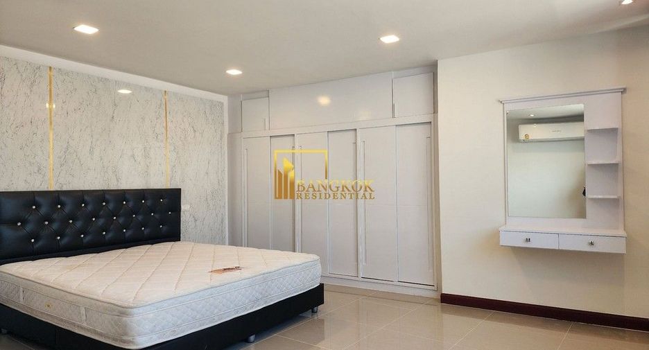 For rent 3 bedrooms condo in Khlong Toei, Bangkok