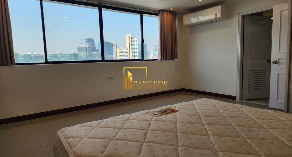 For rent 3 bedrooms condo in Khlong Toei, Bangkok