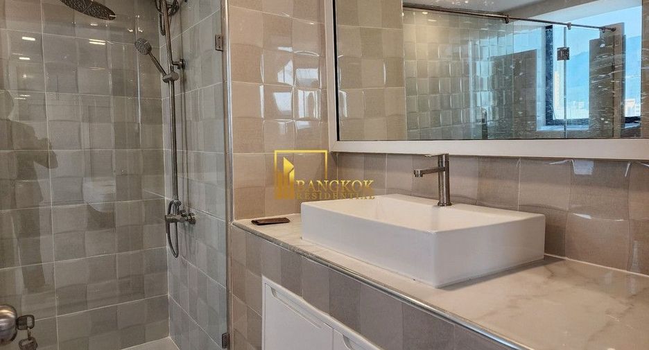 For rent 3 bedrooms condo in Khlong Toei, Bangkok