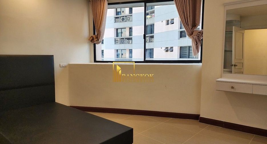 For rent 3 bedrooms condo in Khlong Toei, Bangkok