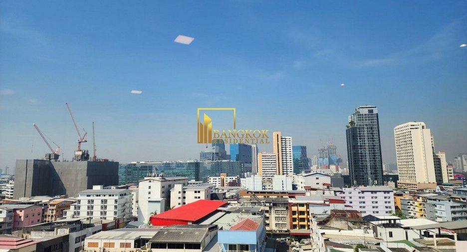 For rent 3 bedrooms condo in Khlong Toei, Bangkok